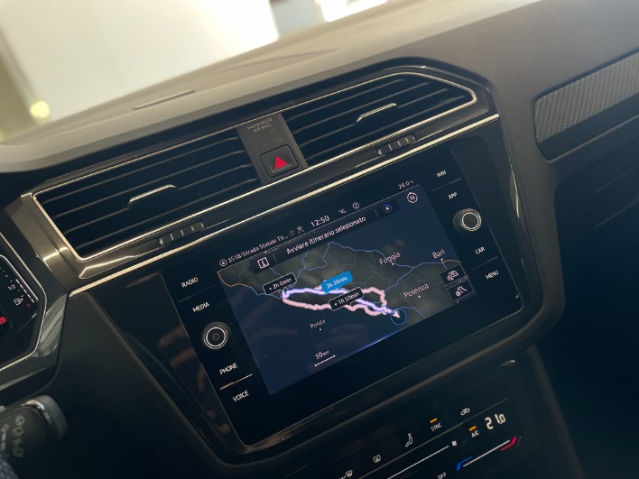 Volkswagen Tiguan R-Line 2.0 tdi DSG - immagine 11