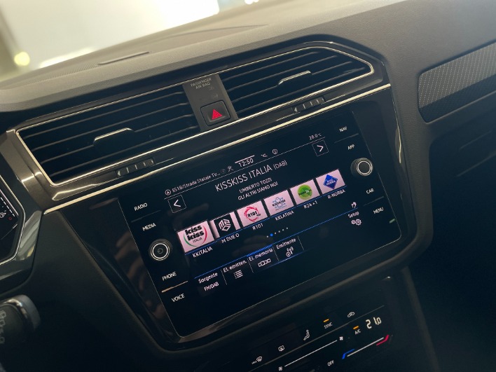 Volkswagen Tiguan R-Line 2.0 tdi DSG - immagine 1