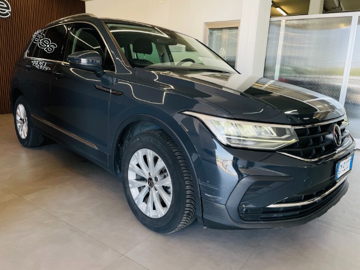 Volkswagen Tiguan Life  2.0 tdi 150 dsg - immagine 11