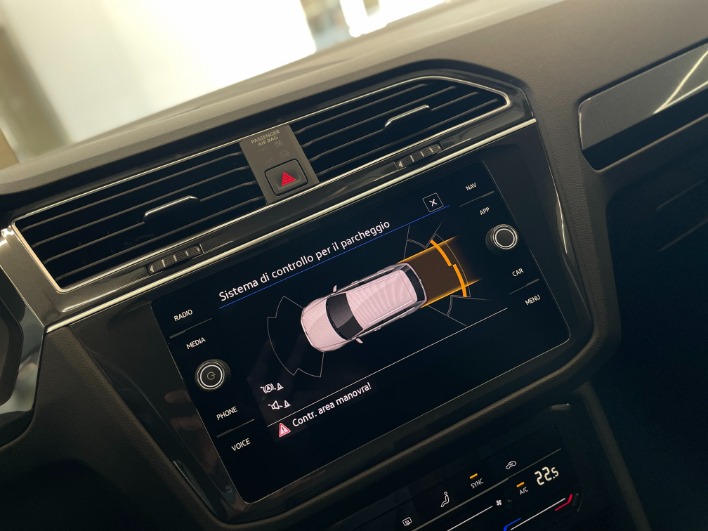 Volkswagen Tiguan Life  2.0 tdi 150 dsg - immagine 9