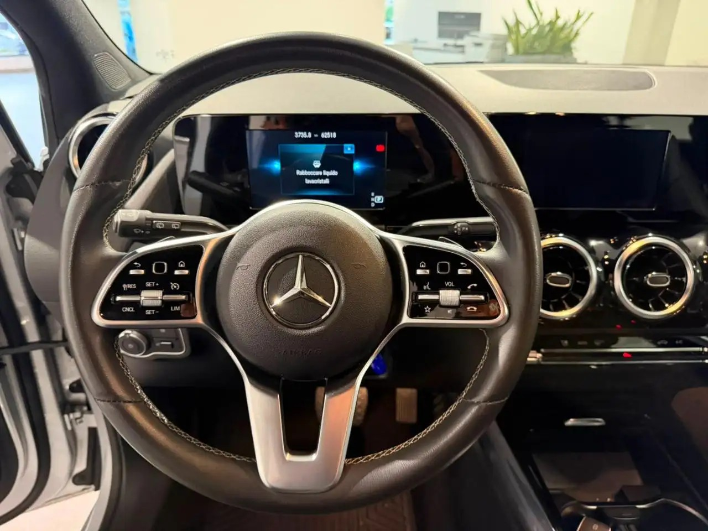 Mercedes-Benz B 180 d Automatic Sport - immagine 2