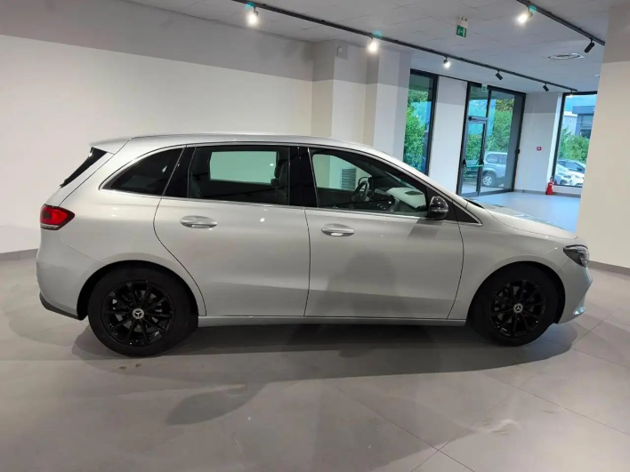 Mercedes-Benz B 180 d Automatic Sport - immagine 9