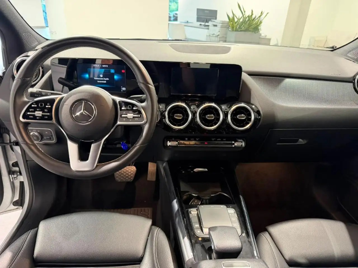 Mercedes-Benz B 180 d Automatic Sport - immagine 3