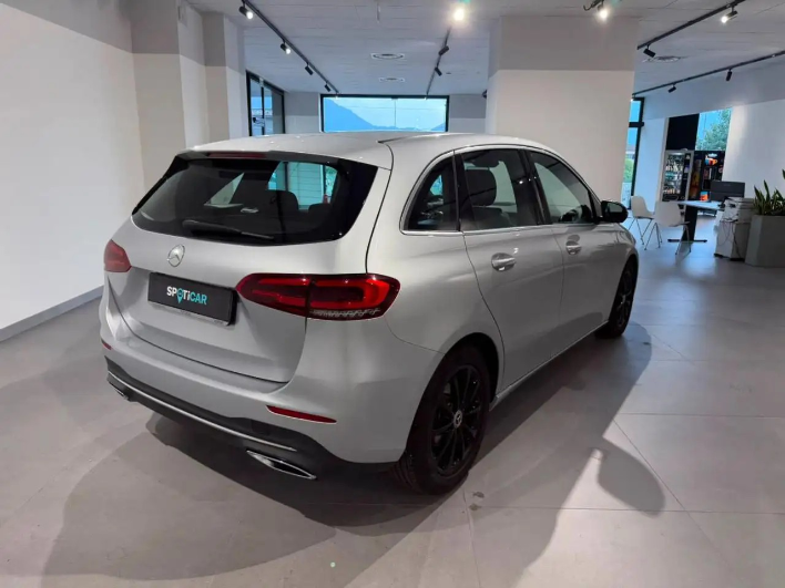 Mercedes-Benz B 180 d Automatic Sport - immagine 8