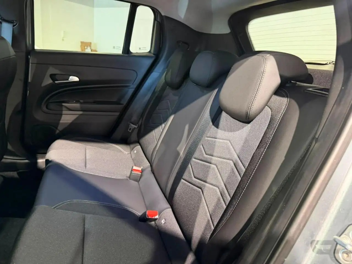 Jeep Avenger 1.2 Turbo 100 CV Summit - immagine 3