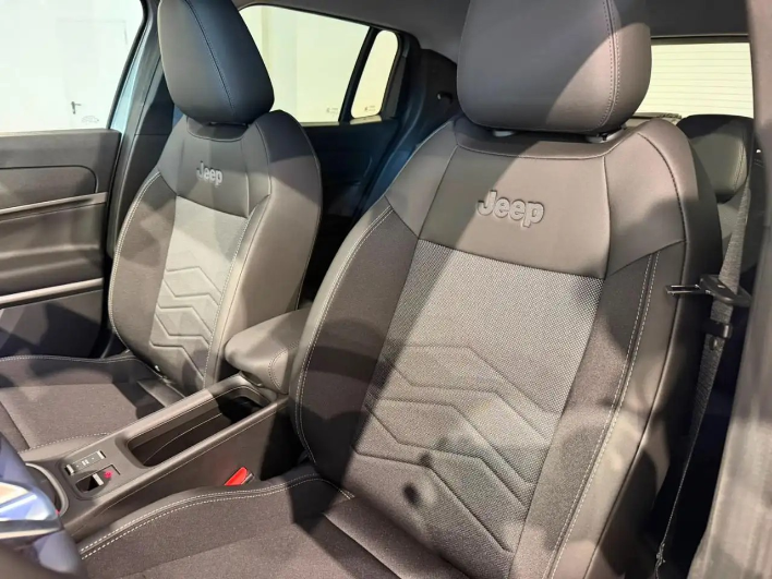 Jeep Avenger 1.2 Turbo 100 CV Summit - immagine 4