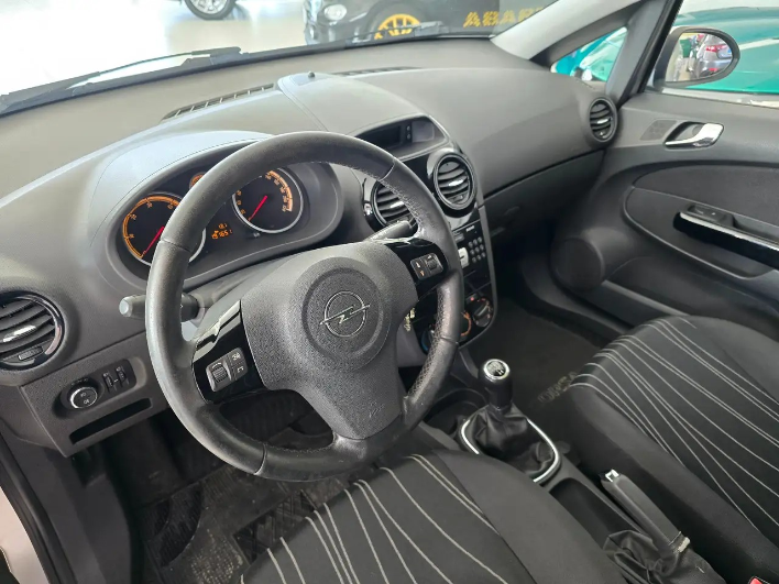Opel Corsa 5 Porte 1.3CDTI 95CV Edition - immagine 2