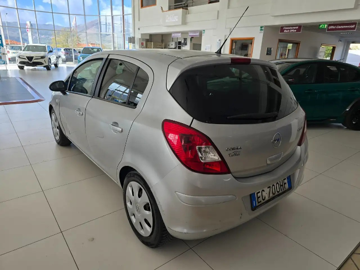 Opel Corsa 5 Porte 1.3CDTI 95CV Edition - immagine 5