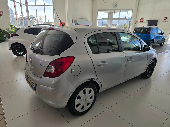 Opel Corsa 5 Porte 1.3CDTI 95CV Edition - immagine 4