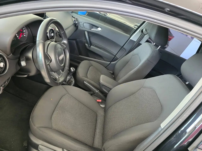 Audi A1 SportBack 1.6TDI 90CV S-Line Edition - immagine 6