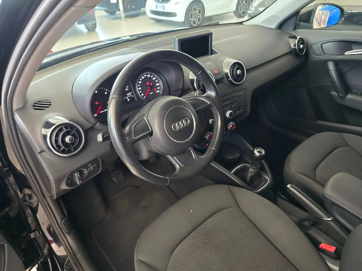 Audi A1 SportBack 1.6TDI 90CV S-Line Edition - immagine 5