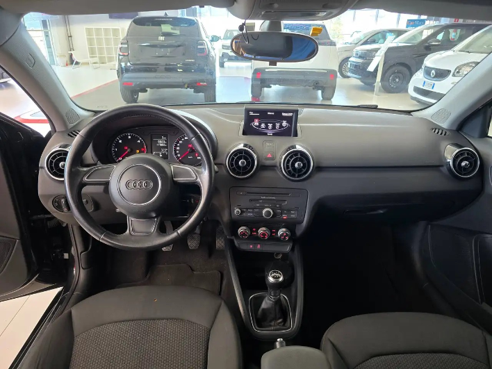 Audi A1 SportBack 1.6TDI 90CV S-Line Edition - immagine 2