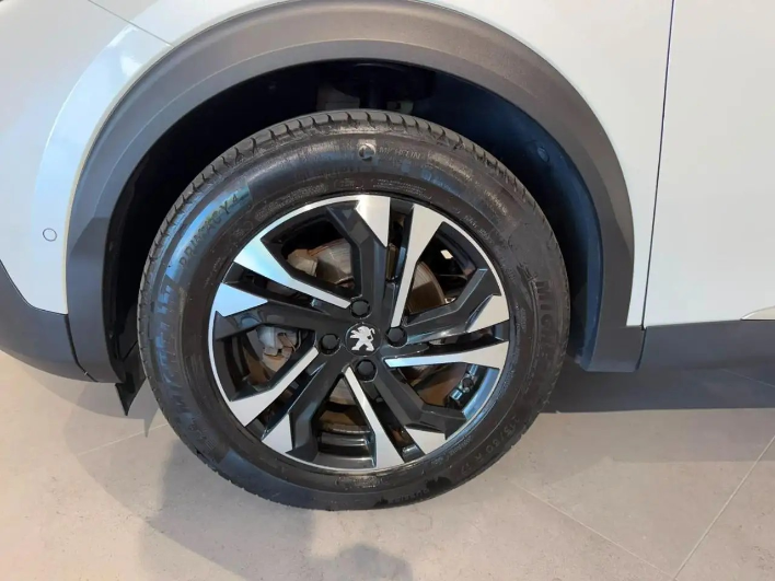Peugeot 2008 BlueHDi 130 S&S EAT8 GT Line - immagine 5