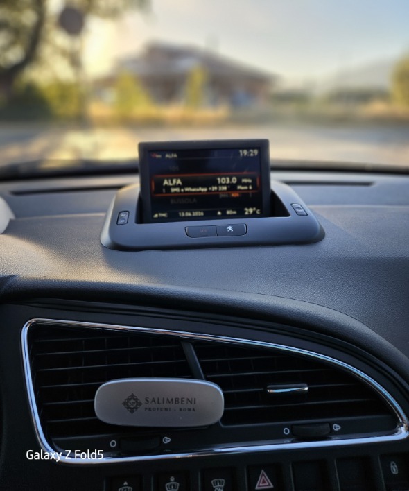 Peugeot 3008 Hybrid 4 - immagine 7