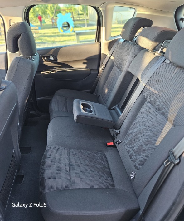 Peugeot 3008 Hybrid 4 - immagine 5