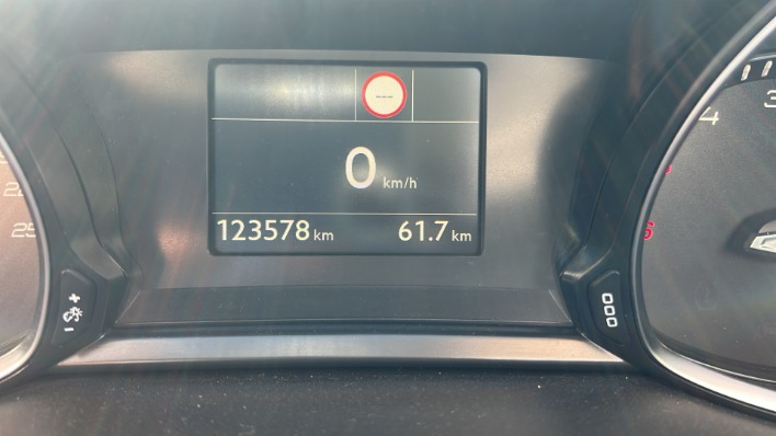 "Disponibile" Peugeot 308 5P 1.5 hdi 130 cv Allure Pack - immagine 8