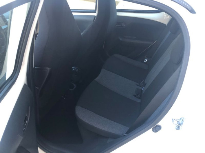 Citroen C1 1.0i 68cv anno 2015 - immagine 7