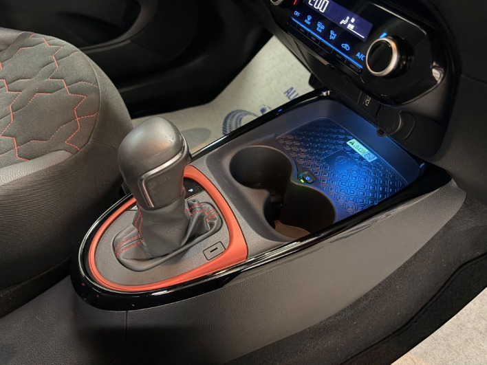Toyota Aygo X 1.0 Lounge 72cv s-cvt - immagine 1