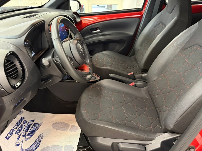 Toyota Aygo X 1.0 Lounge 72cv s-cvt - immagine 6