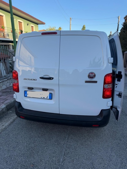 Fiat Scudo 1.5hdi 120 CV 3 posti L2-H1 - immagine 3
