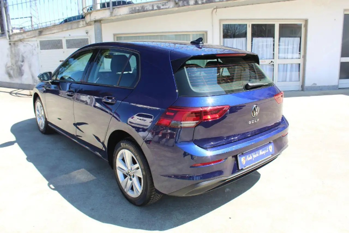 Volkswagen Golf VIII 1.0 etsi evo Life 110cv dsg - immagine 9