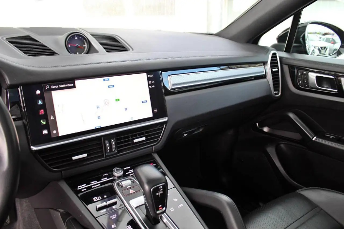 Porsche Cayenne Coupè 3.0 V6 - immagine 1