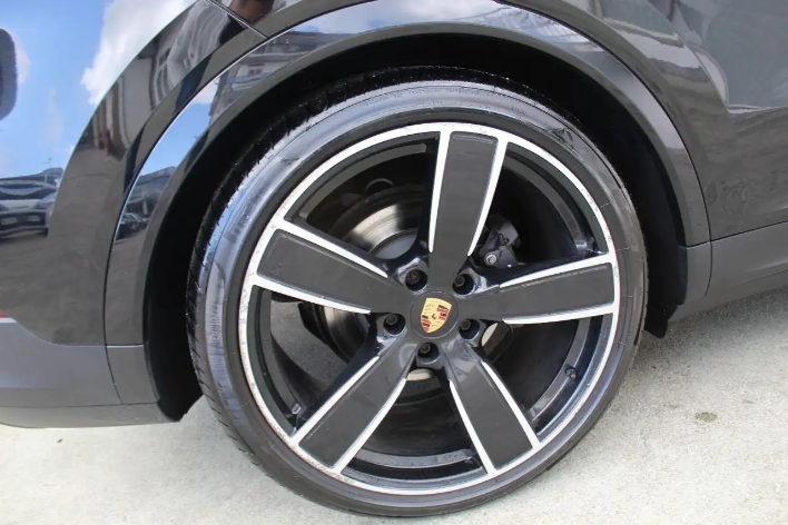 Porsche Cayenne Coupè 3.0 V6 - immagine 12