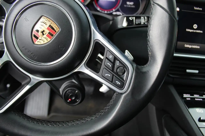 Porsche Cayenne Coupè 3.0 V6 - immagine 2