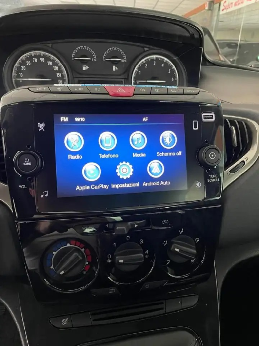 Lancia Ypsilon 1.0 FireFly 5p.S&S Hyb. Eco Gold - immagine 4
