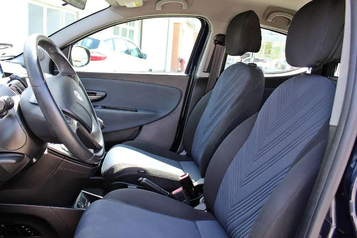 Lancia Ypsilon 1.0 FireFly 5p.S&S Hyb. Eco Gold - immagine 7