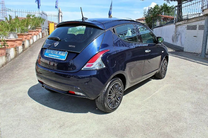Lancia Ypsilon 1.0 FireFly 5p.S&S Hyb. Eco Gold - immagine 12