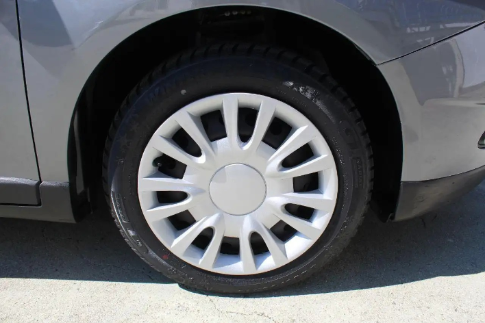 Lancia Delta 1.6 MJT DPF Platino - immagine 12