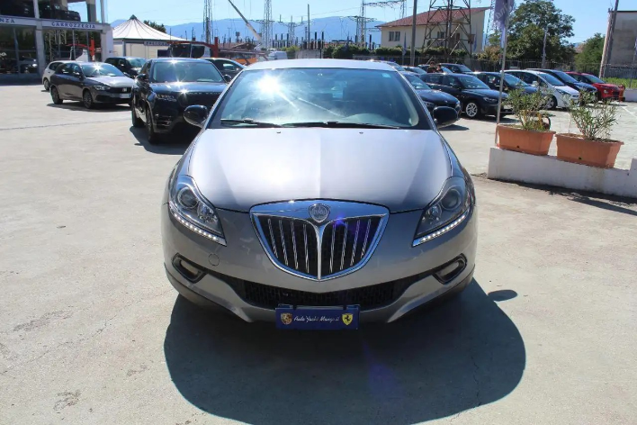 Lancia Delta 1.6 MJT DPF Platino - immagine 14