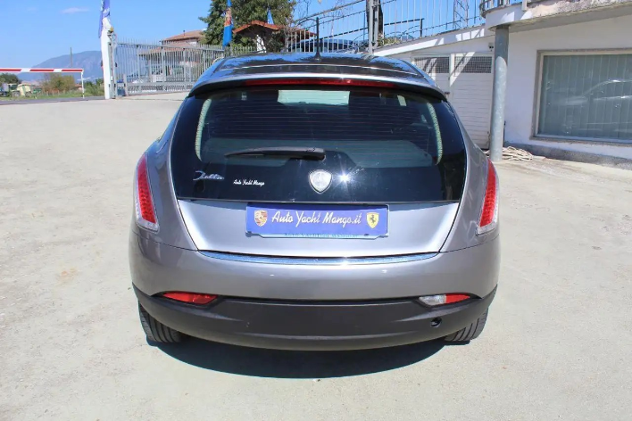 Lancia Delta 1.6 MJT DPF Platino - immagine 10
