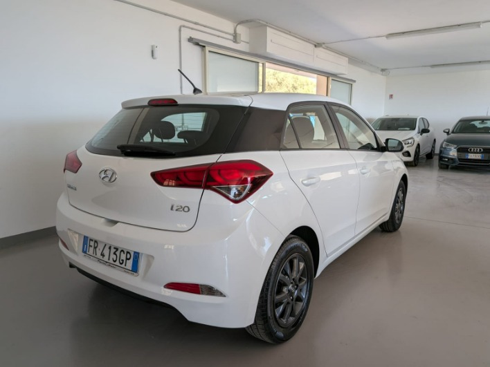 i20 II 2015 5p 1.2 Classic 75cv km 23.000 - immagine 3