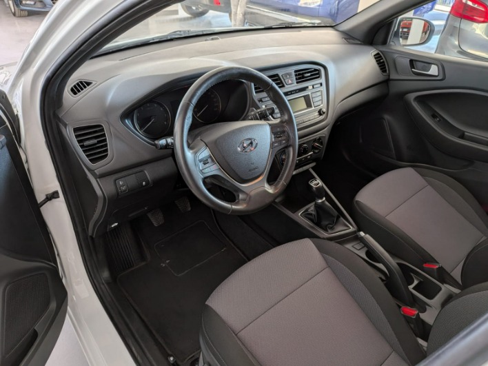 i20 II 2015 5p 1.2 Classic 75cv km 23.000 - immagine 9