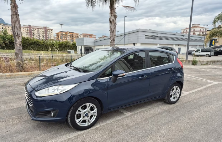 Ford Fiesta 1.5 TDCi 75CV 5 porte Titanium - immagine 1
