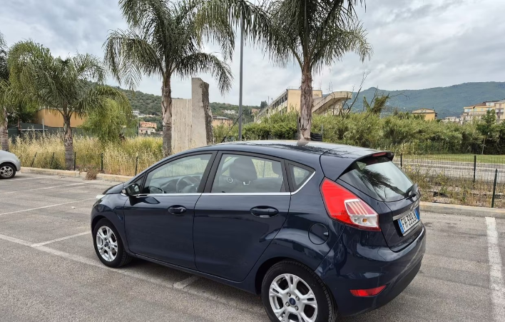 Ford Fiesta 1.5 TDCi 75CV 5 porte Titanium - immagine 8