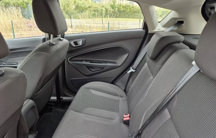 Ford Fiesta 1.5 TDCi 75CV 5 porte Titanium - immagine 5