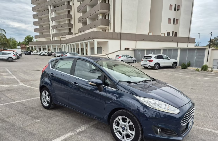 Ford Fiesta 1.5 TDCi 75CV 5 porte Titanium - immagine 11