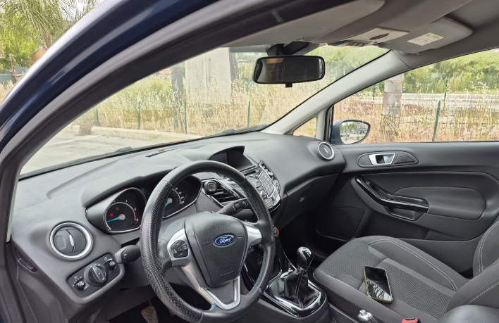 Ford Fiesta 1.5 TDCi 75CV 5 porte Titanium - immagine 6