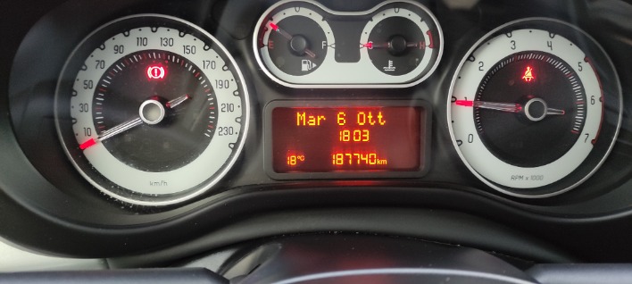 FIAT 500 L 1.3 MTJ 95 CV 2015 - immagine 1