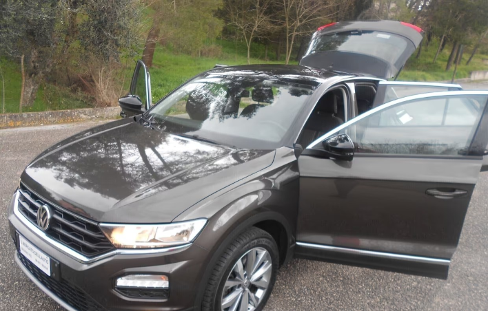 T-ROC 2.0TDI(BI-COLOR,DSG-NAVI)E6D-TEMP,150cv - immagine 1