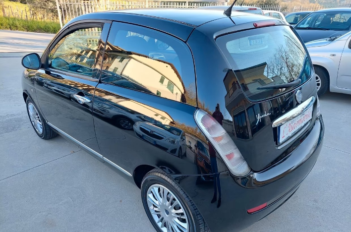 Lancia Ypsilon 1.2 Benzina 60cv 3porte - immagine 5