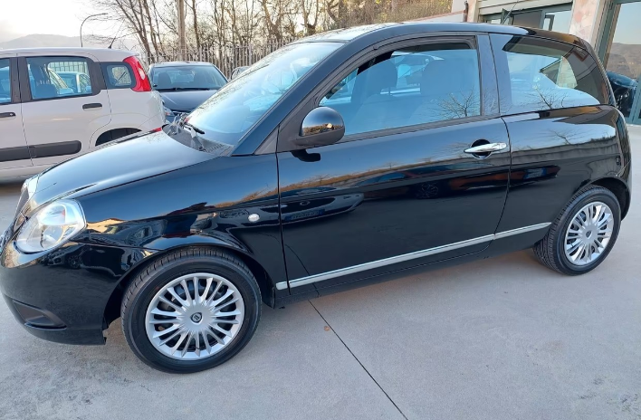 Lancia Ypsilon 1.2 Benzina 60cv 3porte - immagine 8