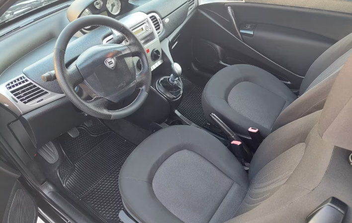 Lancia Ypsilon 1.2 Benzina 60cv 3porte - immagine 2