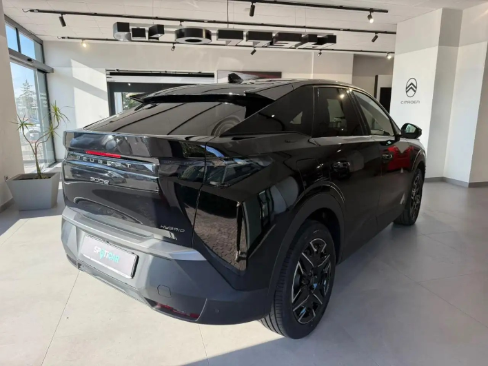 Peugeot 3008 Hybrid 136 e-DCS6 GT - immagine 9