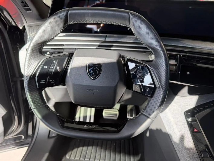 Peugeot 3008 Hybrid 136 e-DCS6 GT - immagine 1