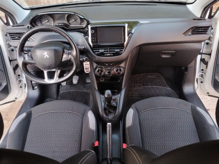 Peugeot 208 1.6 HDI 75cv - immagine 7