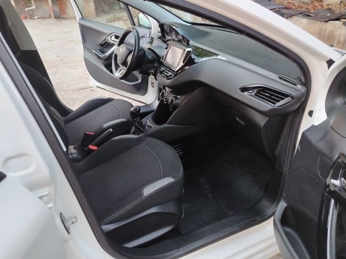 Peugeot 208 1.6 HDI 75cv - immagine 8